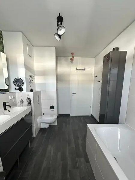 Moderne 3-Zimmer Wohnung mit 2 Balkonen im 4. OG in Berlin-Lichtenberg